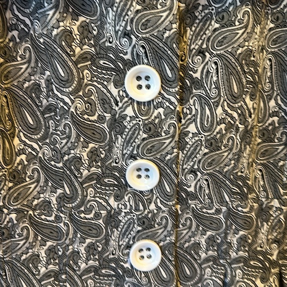 Beautiful Grey and White Jacket - Picture 2 of 7